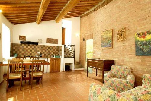 San Quirico D'orcia Villa Sleeps 6 Pool Wifi