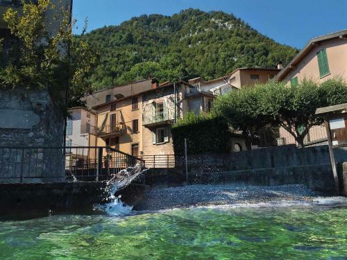 Colonno Villa Sleeps 8