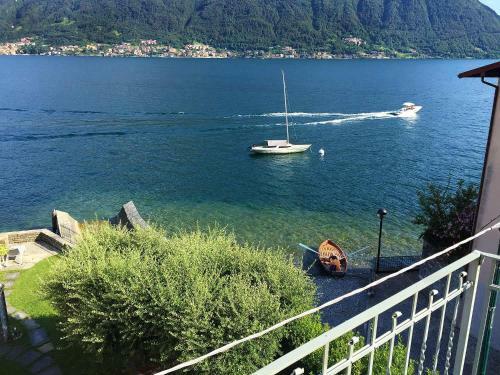 Colonno Villa Sleeps 8