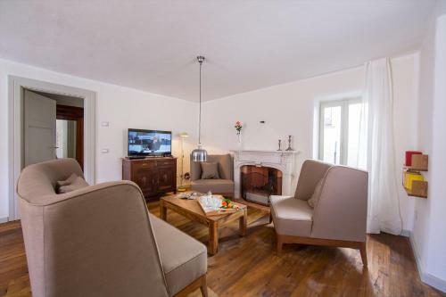 Colonno Villa Sleeps 8