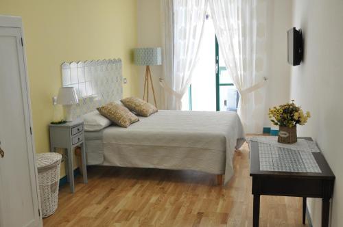 Hostal Salerno Costa D'amalfi Suite
