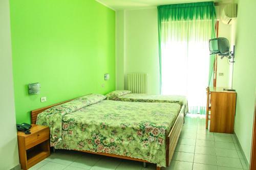 Hotel Holiday