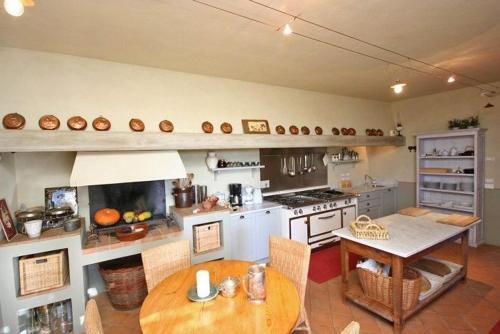 San Casciano Dei Bagni Villa Sleeps 13 Pool Air Con