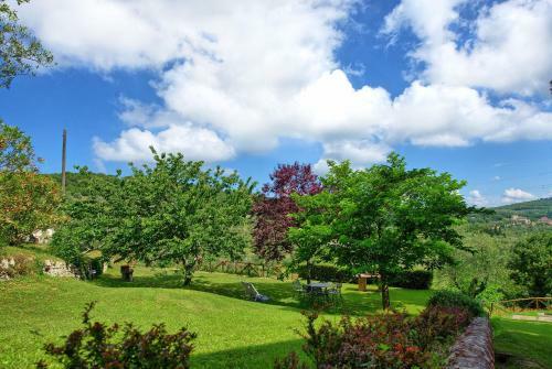 San Donato In Collina Apartment Sleeps 12