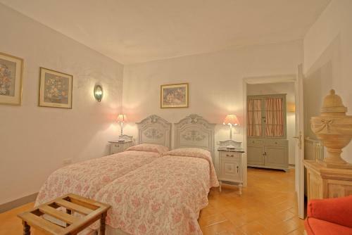 San Donato In Collina Apartment Sleeps 12