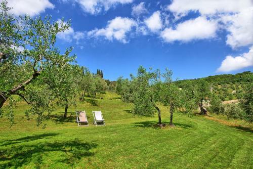 San Donato In Collina Apartment Sleeps 12