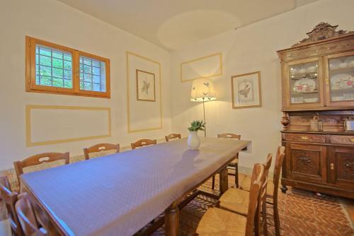 San Donato In Collina Apartment Sleeps 12