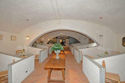 San Donato In Collina Apartment Sleeps 12