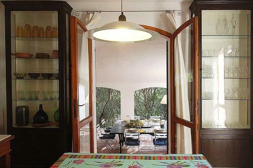 Porto Pino Villa Sleeps 10 Wifi