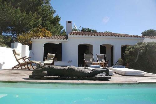 Porto Pino Villa Sleeps 10 Wifi