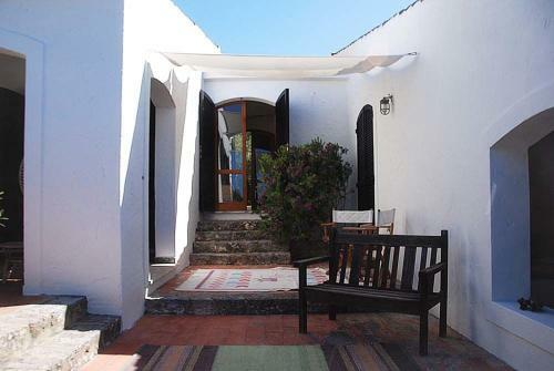 Porto Pino Villa Sleeps 10 Wifi