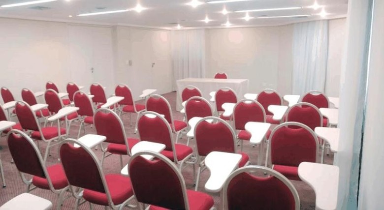 Hotel Bienal Su�tes