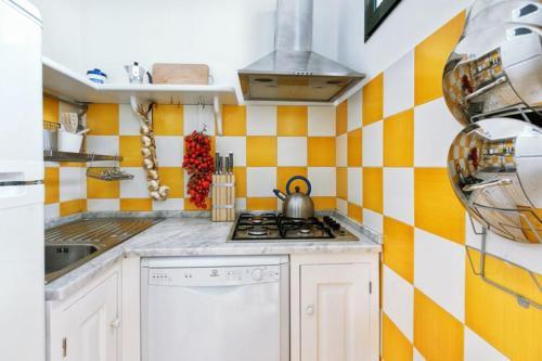 Arienzo Apartment Sleeps 6 Air Con Wifi
