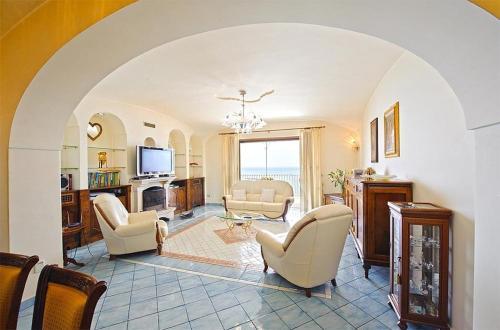 Arienzo Villa Sleeps 6 Pool Air Con Wifi
