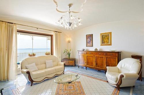 Arienzo Villa Sleeps 6 Pool Air Con Wifi