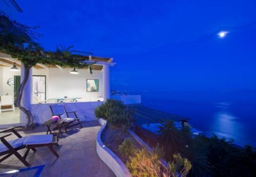 Praiano Villa Sleeps 6 T721533