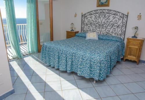 Praiano Apartment Sleeps 4