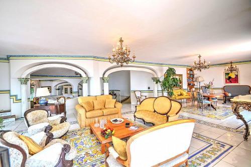 Praiano Villa Sleeps 14 Pool Air Con Wifi