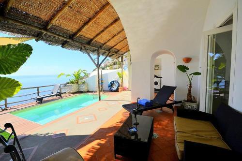 Praiano Villa Sleeps 6 Pool Air Con Wifi