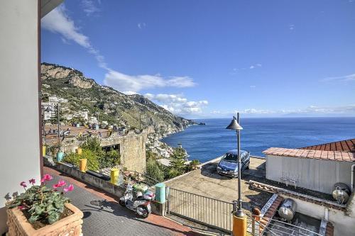 Praiano Villa Sleeps 5 Air Con Wifi