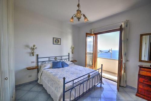 Praiano Villa Sleeps 5 Air Con Wifi