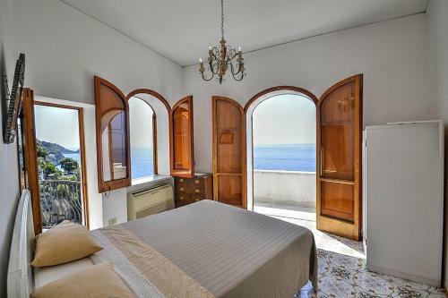 Praiano Villa Sleeps 10 Air Con Wifi