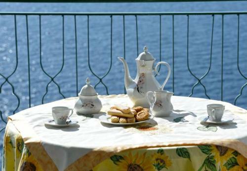 Praiano Apartment Sleeps 6 T721478