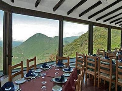 El Crater Hotel