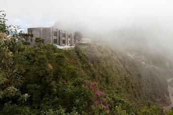 El Crater Hotel