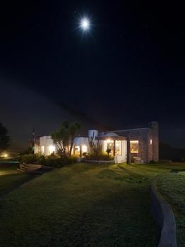 El Crater Hotel
