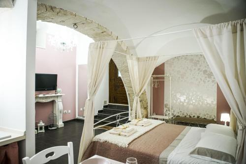 Home 5 - Arco Antico