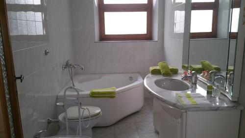 Hostal Tah Marconi