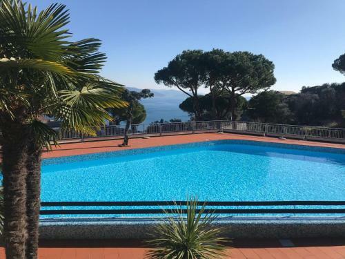 Apartamento Residence "delfino" Con Piscina E Campo Da Tennis