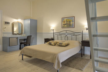 Hotel Omorfi Poli