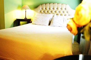 Albergue Four Seasons Pension Guest House