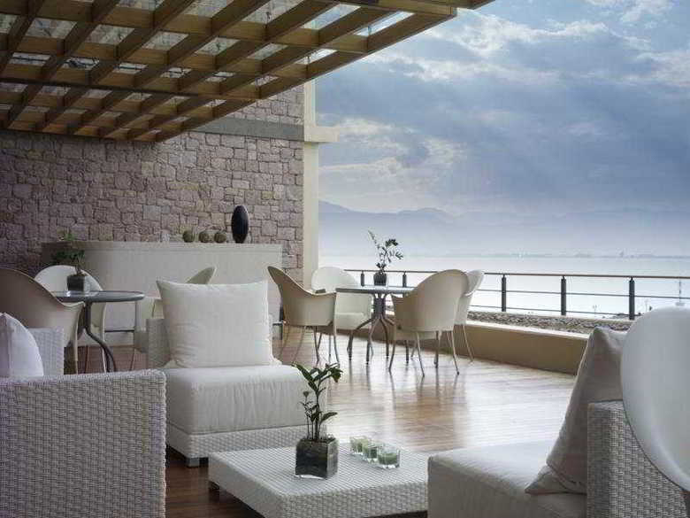 Amphitryon Hotel