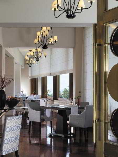Amphitryon Hotel