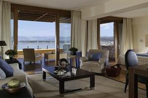 Amphitryon Hotel