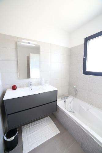 Bed & Breakfast C�t� Pin�de