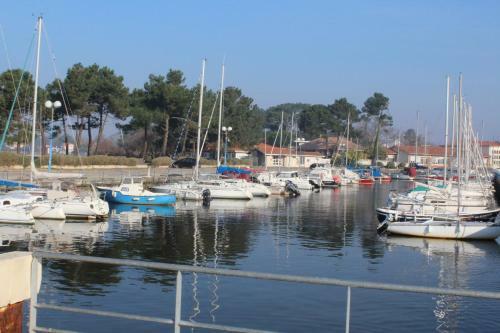 Maison 2 Chambres � Deux Pas De La Plage Du Betey