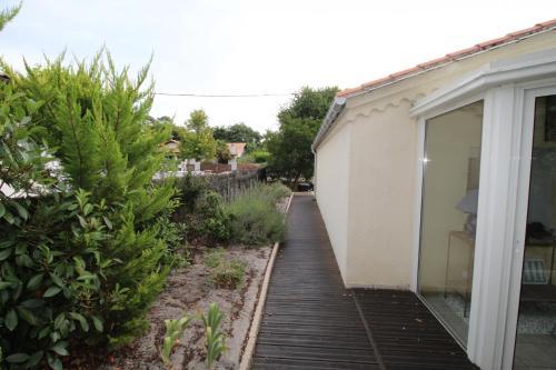 Maison 2 Chambres � Deux Pas De La Plage Du Betey