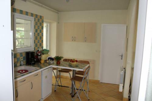 Maison 2 Chambres � Deux Pas De La Plage Du Betey