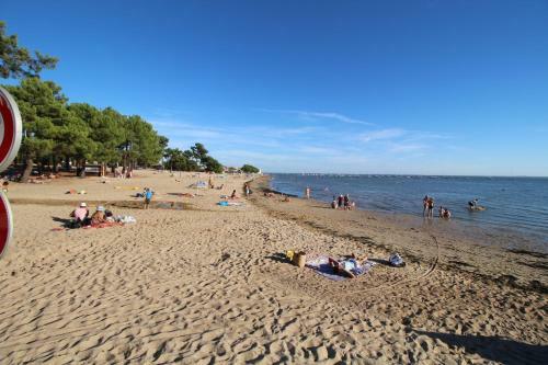 Maison 2 Chambres � Deux Pas De La Plage Du Betey