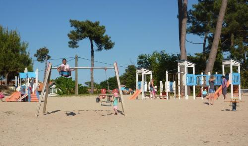 Maison 2 Chambres � Deux Pas De La Plage Du Betey