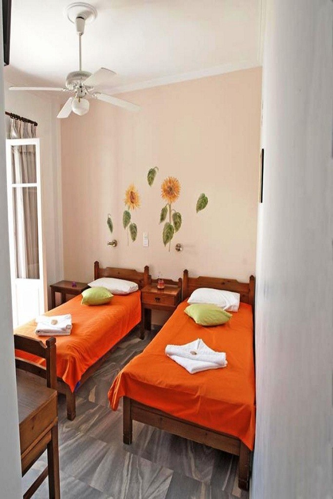 Hotel Marisa Rooms