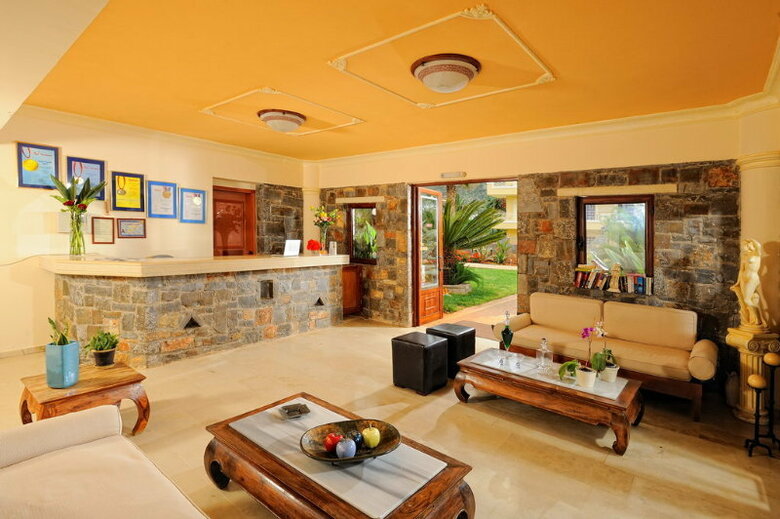 Socrates Hotel Apts