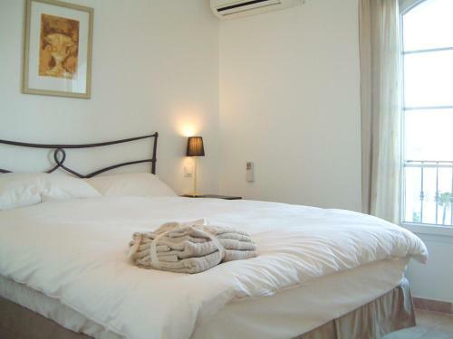 Aigues-mortes Villa Sleeps 4 Pool Air Con Wifi