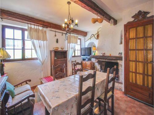 Two-bedroom Holiday Home In Bagnols En Foret
