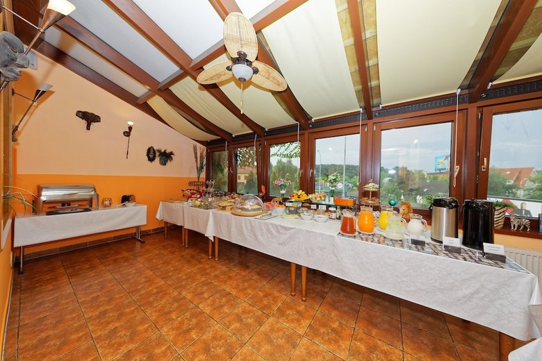 Max Inn Hotel