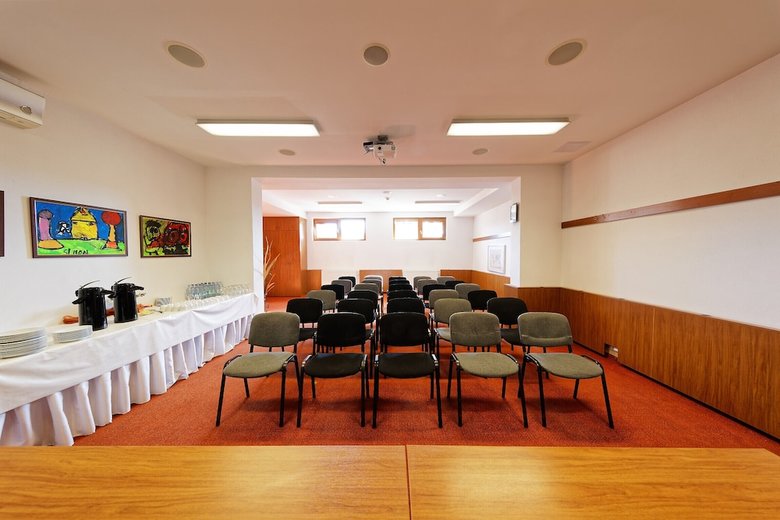 Max Inn Hotel
